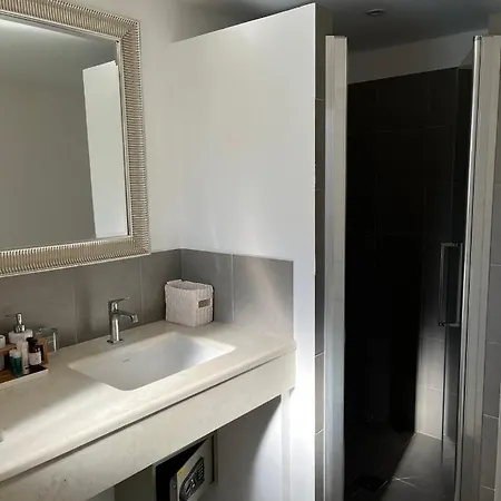 Bed & Breakfast Made